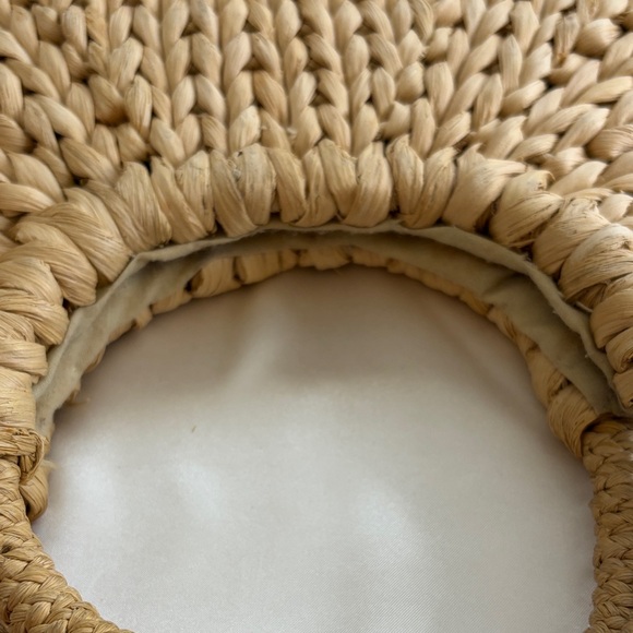 Talbots, Stylish Tan Woven Handbag. Outside looks great. Inside has some wear. - Picture 14 of 14